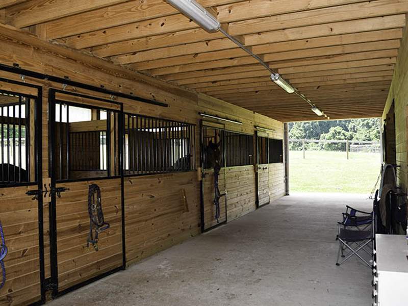Lothian, MD Stall Barn (4)